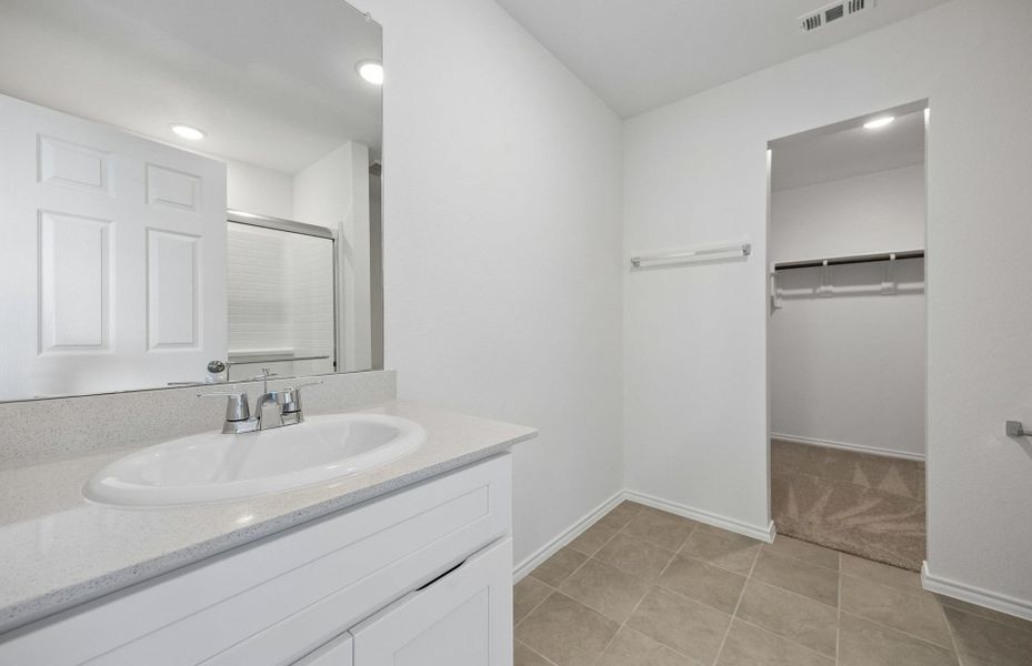 Representative furnished interior of a home built from the Frio by Centex in Ashford Crossing, Princeton (Image 9).