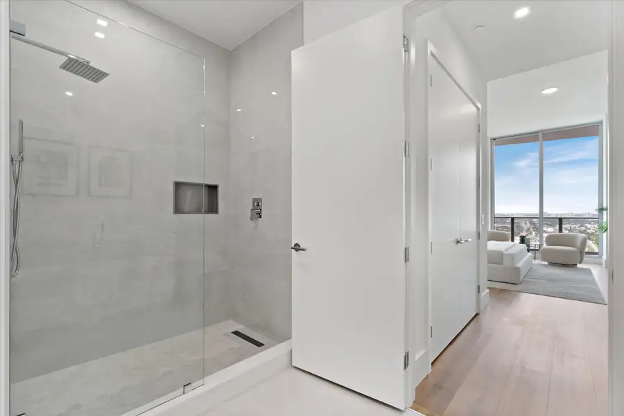 18-220 Lake Shore Drive #2305 Lake Park,