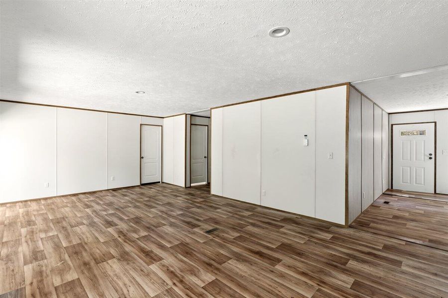 Spacious, unfurnished interior of a new home in , Cordesville (Image 21).