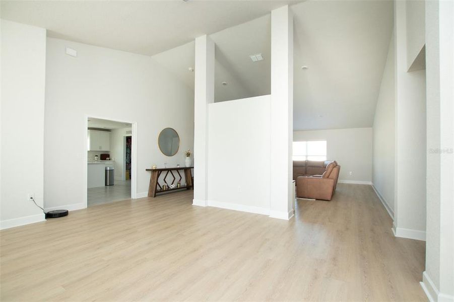 Spacious, unfurnished interior of a new home in Dorchester, Ocala (Image 27).