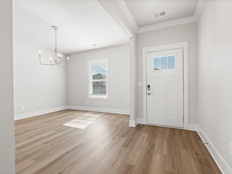 Spacious, unfurnished interior of a new home in Crossing at Abner Creek, Greer (Image 11).