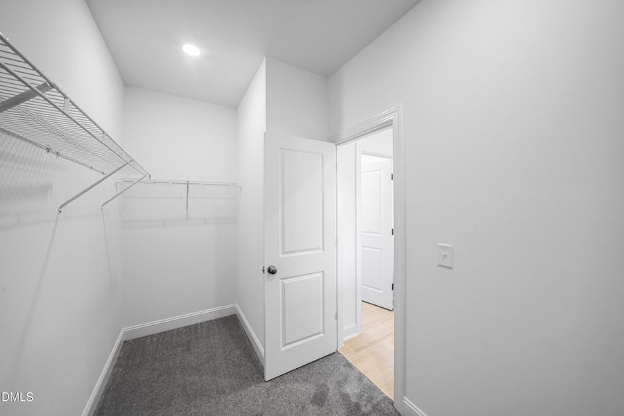 SUN_Stoneriver_Pic_EastmanIII_Closet_2of