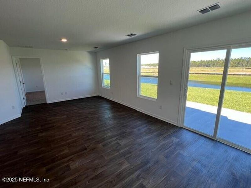 Spacious, unfurnished interior of a new home in Sawmill Branch Express, Palm Coast (Image 23).