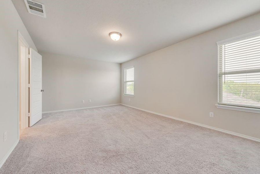 Spacious, unfurnished interior of a new home in , Fort Worth (Image 33).