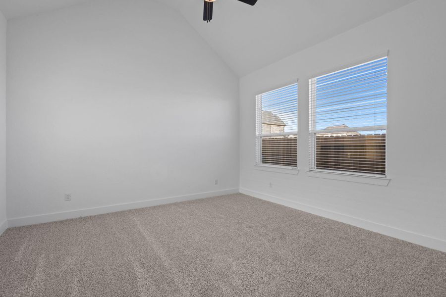 Spacious, unfurnished interior of a new home in Riceland, Mont Belvieu (Image 17).