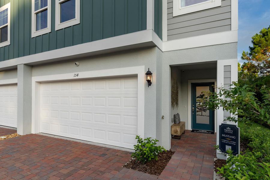 Mustang covered entry