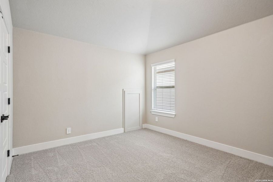 Spacious, unfurnished interior of a new home in Fox Falls, Boerne (Image 26).