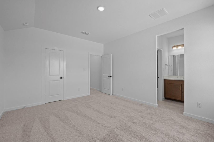 Spacious, unfurnished interior of a new home in Sienna Village of Anderson Springs 50', Missouri City (Image 22). Spacious, unfurnished interior of a new home in Sienna Village of Anderson Springs 50', Missouri City (Image 22).