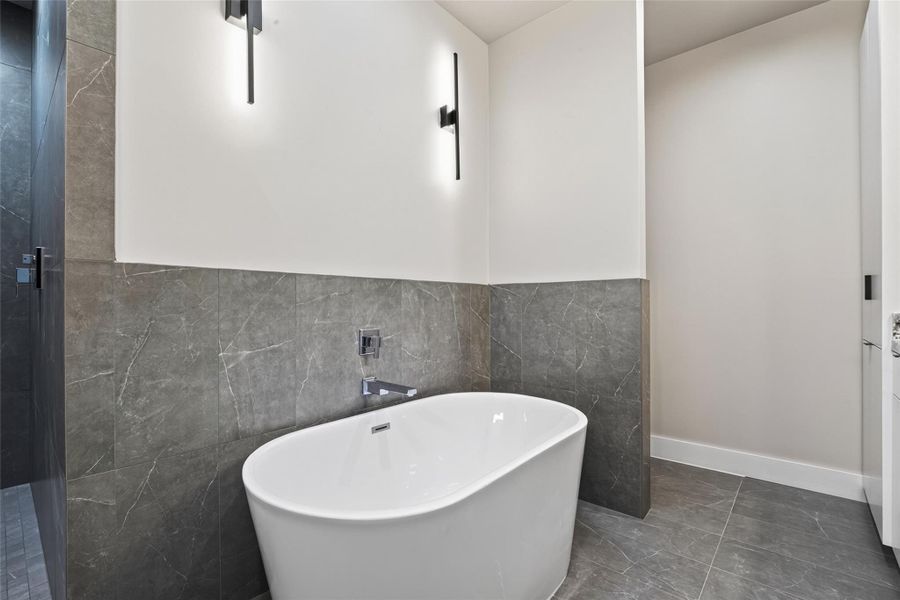 Image 33 of a home in .
