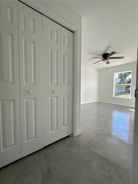 Spacious, unfurnished interior of a new home in , Haines City (Image 4).
