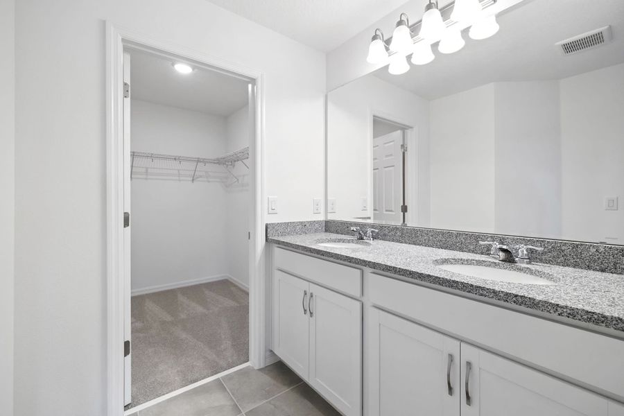 Furnished interior view inside a new home in Lake Lincoln, Eustis (Image 7).