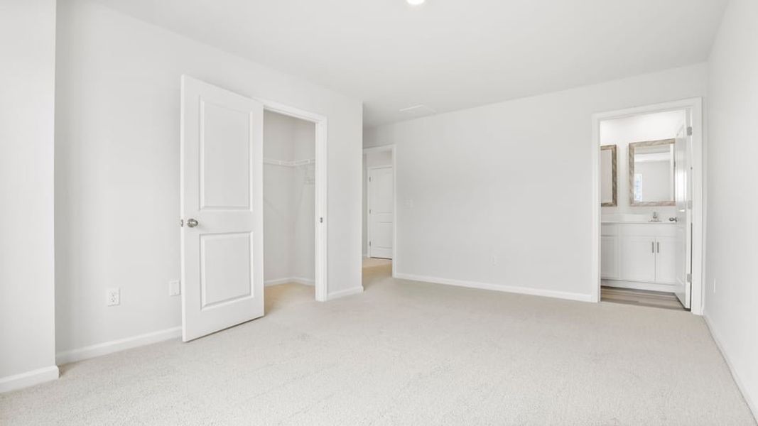 Spacious, unfurnished interior of a new home in Covington Village, Greer (Image 34).