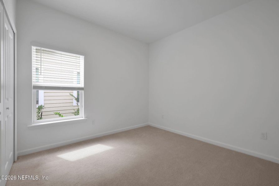 Spacious, unfurnished interior of a new home in Hyland Trail, Middleburg (Image 22).