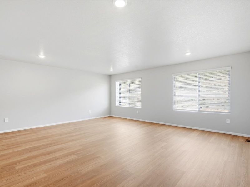 Spacious, unfurnished interior of a new home in Three Hills, Morrison (Image 9).