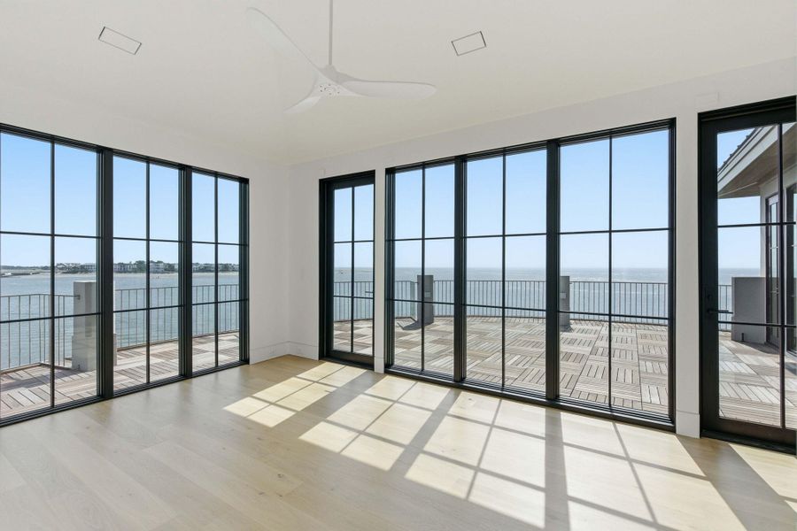 Spacious, unfurnished interior of a new home in , Sullivan's Island (Image 71).