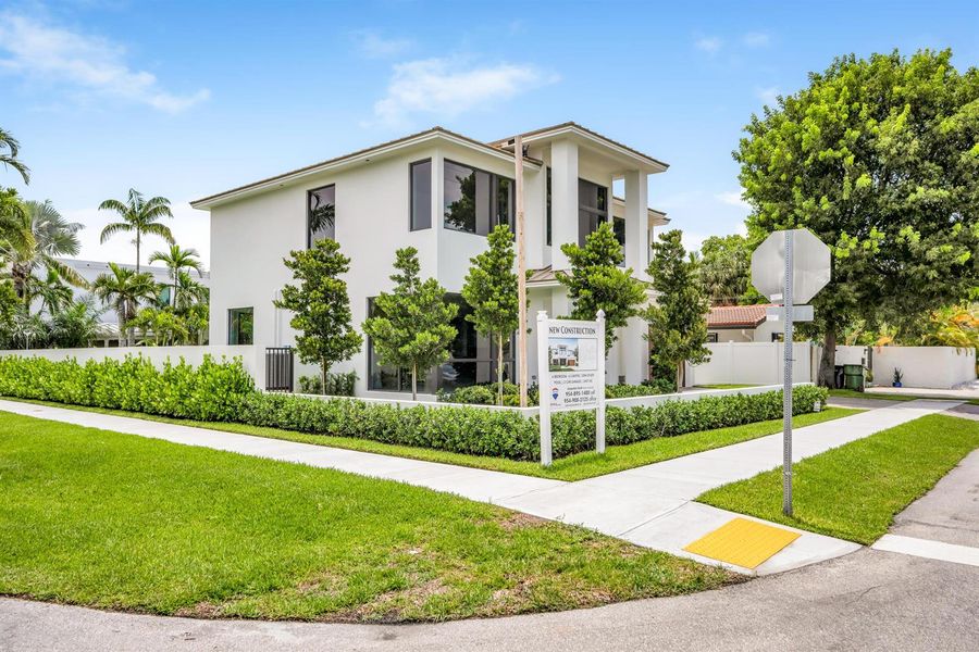 445 NE 11TH AVE-4 445 NE 11TH AVE-4