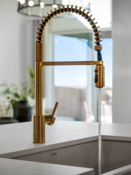 Representative interior finishes for a home built from the Sanford by Pulte Homes in Kuempel Farms, Pflugerville (Image 22).