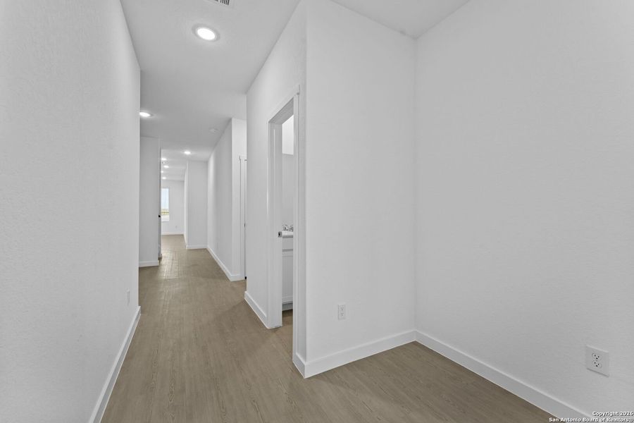 Spacious, unfurnished interior of a new home in Voss Farms, New Braunfels (Image 18).