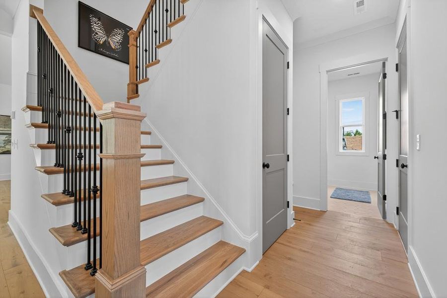Spacious, unfurnished interior of a new home in Livingstone Park, Kennesaw (Image 20).