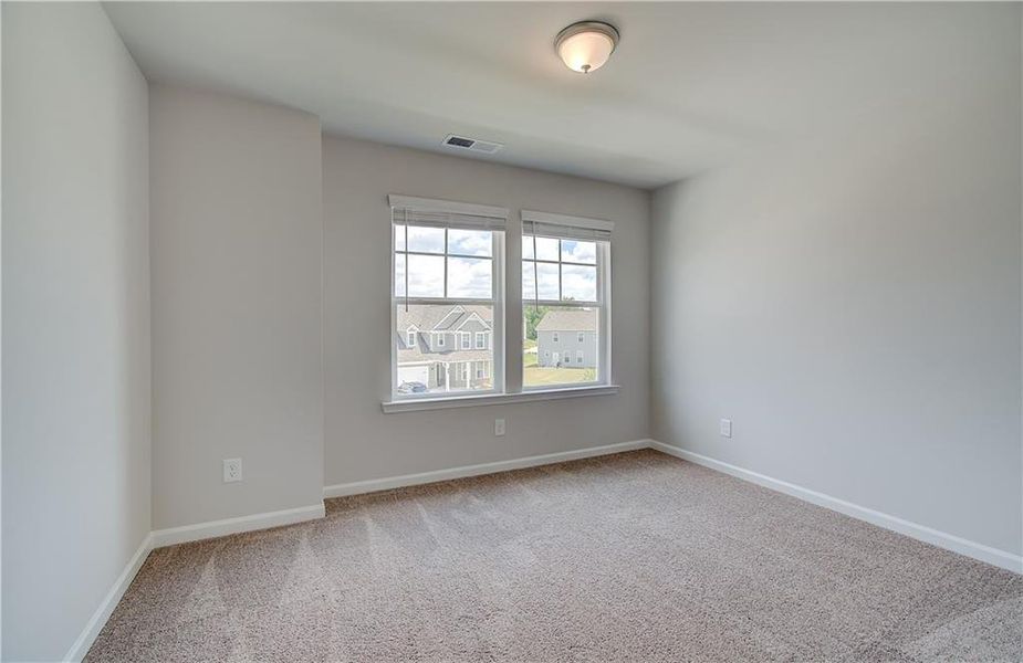 Spacious, unfurnished interior of a new home in Chapel Hill, Newnan (Image 9).