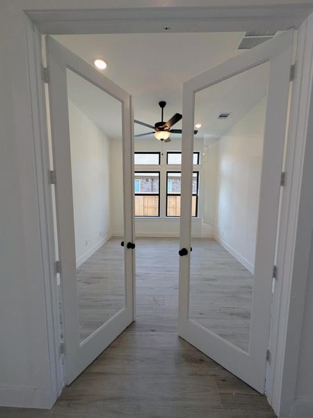 Spacious, unfurnished interior of a new home in Artavia, Conroe (Image 16).