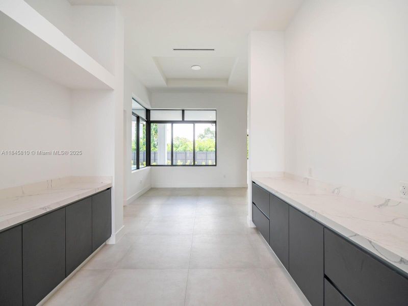 Spacious, unfurnished interior of a new home in , Miami (Image 58).