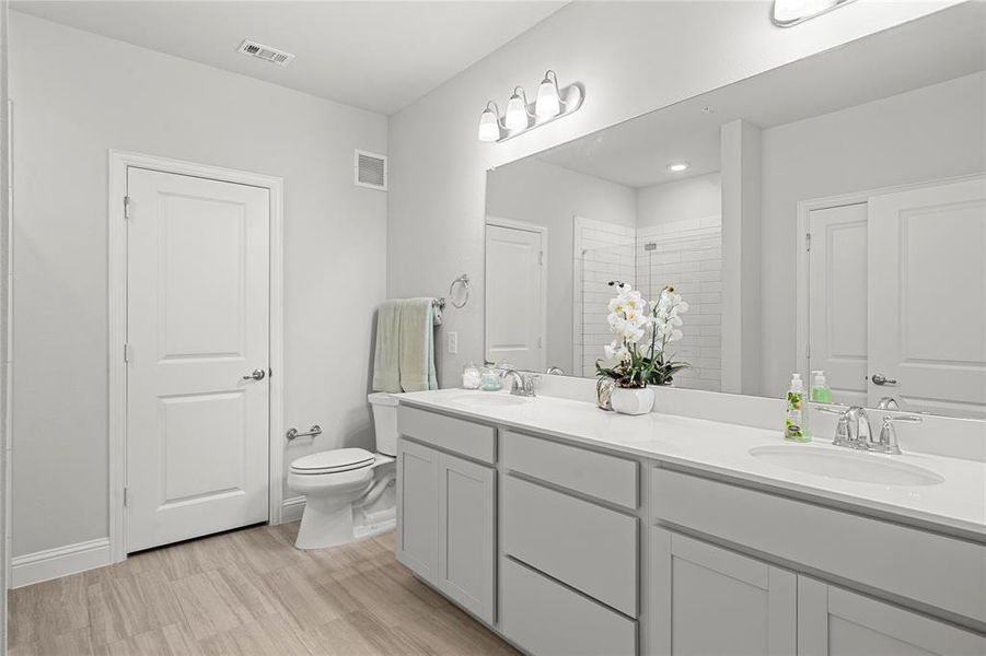 Furnished interior view inside a new home in , Allen (Image 17). Furnished interior view inside a new home in , Allen (Image 17).