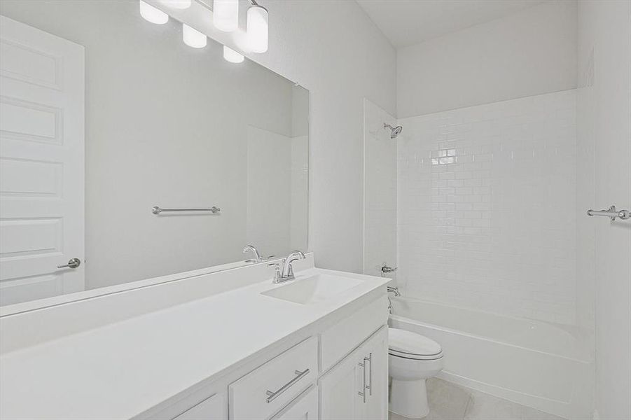 Furnished interior view inside a new home in Oak Creek Ranch, Midlothian (Image 9).