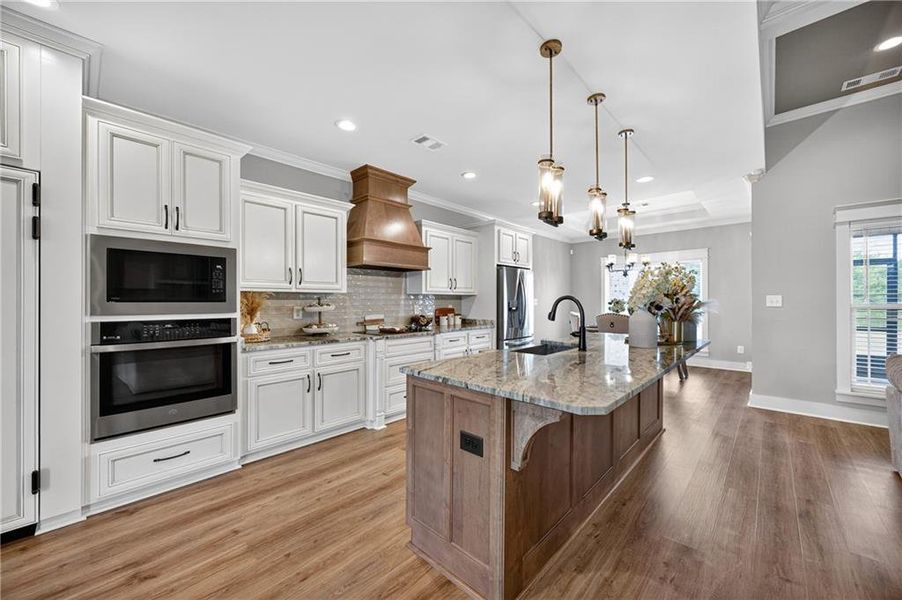 Furnished interior view inside a new home in , Kathleen (Image 8).