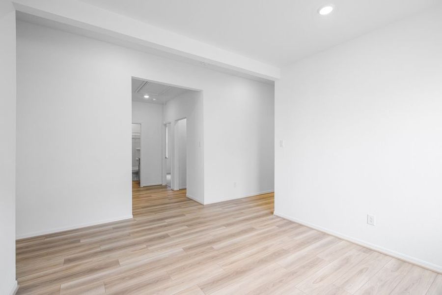Spacious, unfurnished interior of a new home in Brookewater 45s, Rosenberg (Image 17). Spacious, unfurnished interior of a new home in Brookewater 45s, Rosenberg (Image 17).