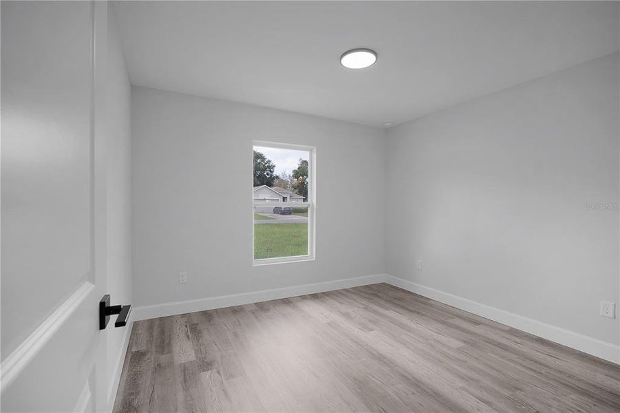 Spacious, unfurnished interior of a new home in , Ocala (Image 19).