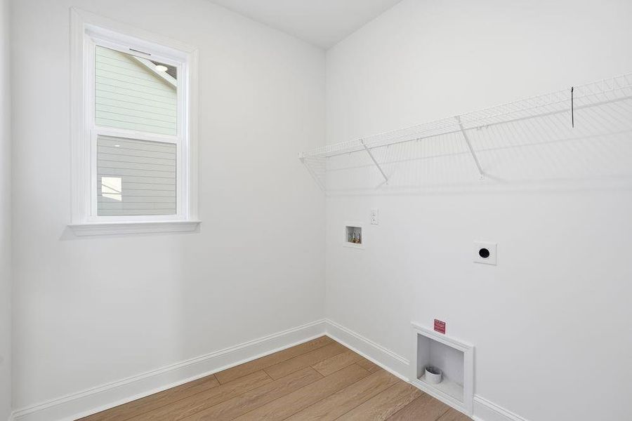 Spacious, unfurnished interior of a new home in Bailey Fence, Dacula (Image 27).