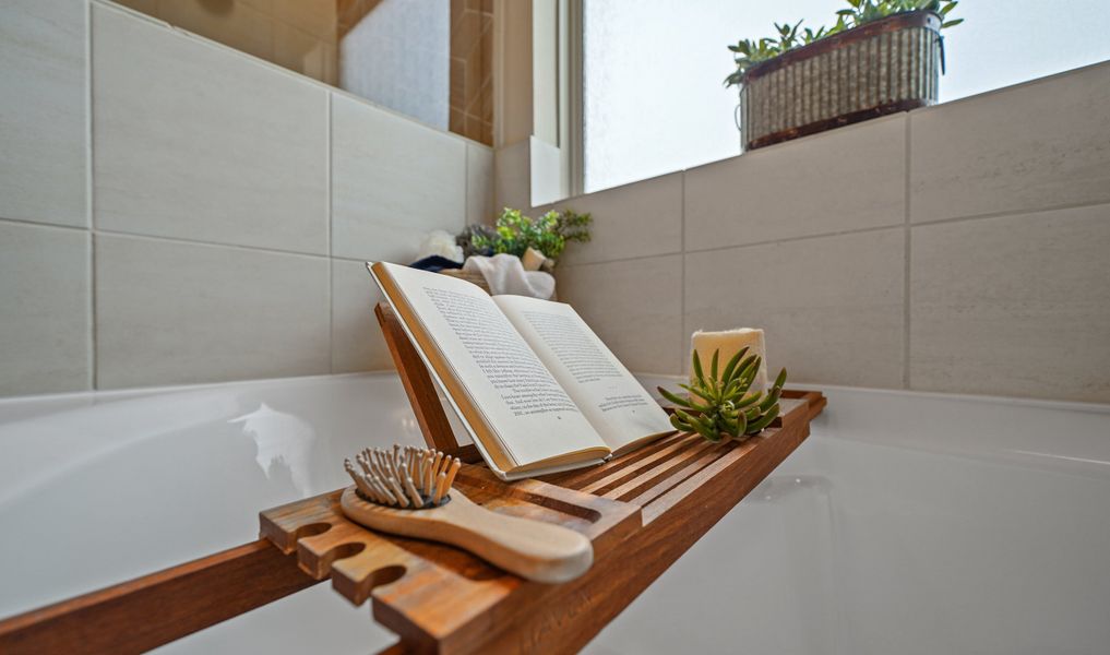 Relaxing soaker tub