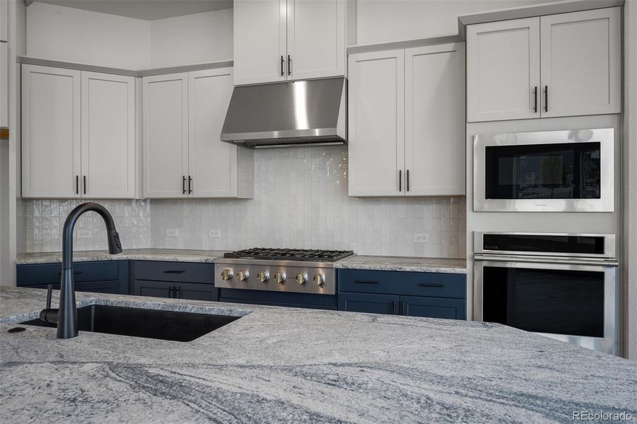 Close-up of interior finishes inside a home in Cloverleaf – Mountainview Collection, Monument (Image 13).