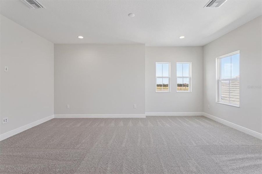 Spacious, unfurnished interior of a new home in Oakfield, Parrish (Image 20).