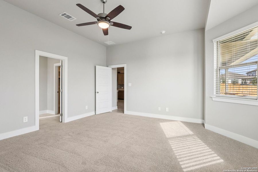 Spacious, unfurnished interior of a new home in Legendary Trails - Premier Series, Cibolo (Image 26).