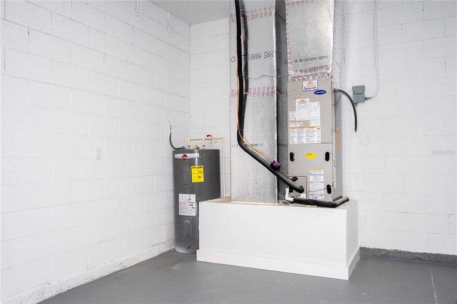 Close-up of interior finishes inside a home in , Ocklawaha (Image 10).