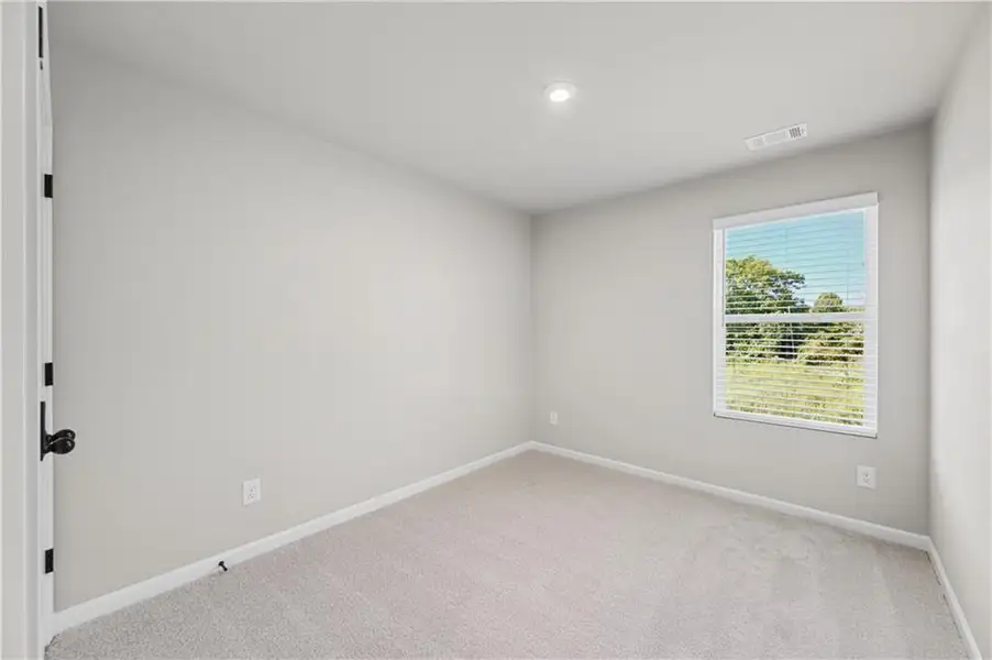 Spacious, unfurnished interior of a new home in Village Green, Adairsville (Image 11).