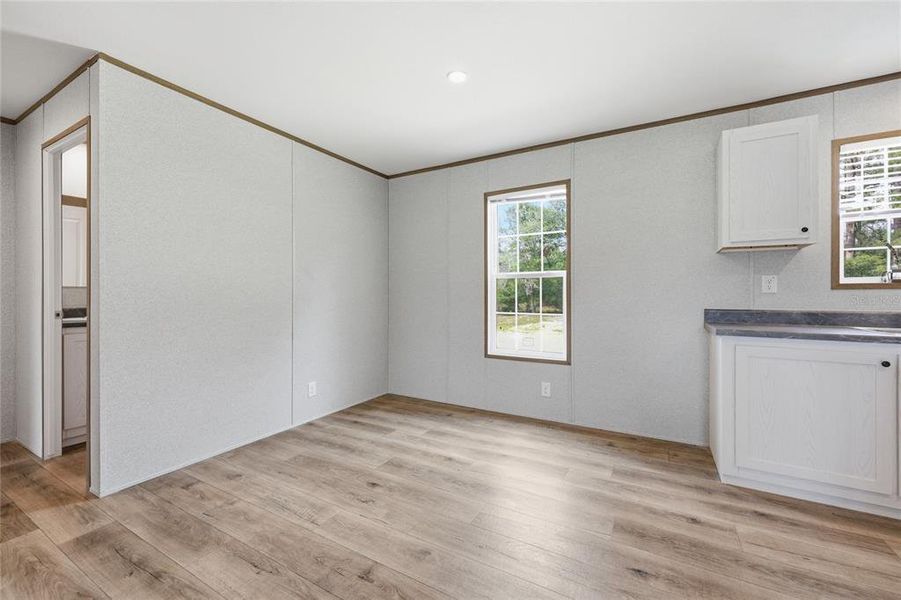 Spacious, unfurnished interior of a new home in , Bronson (Image 19).