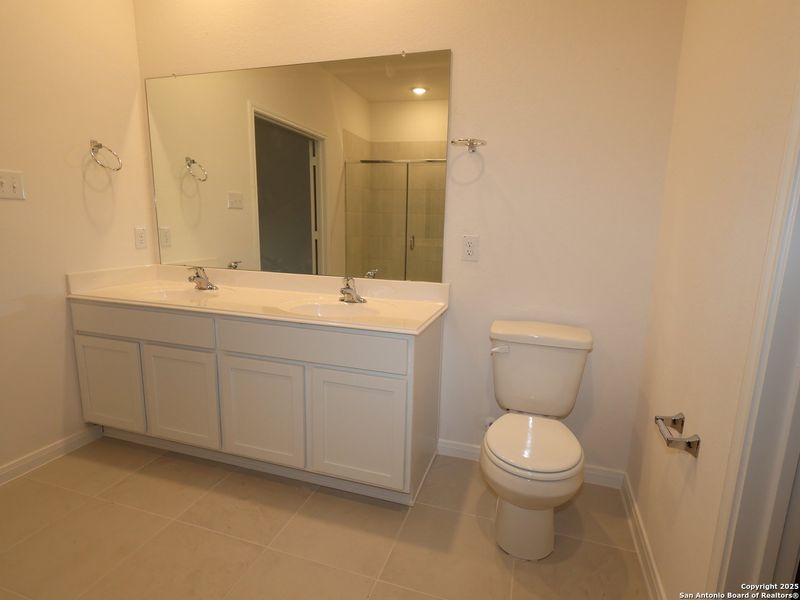 Furnished interior view inside a new home in Greenspoint Heights, Seguin (Image 15).