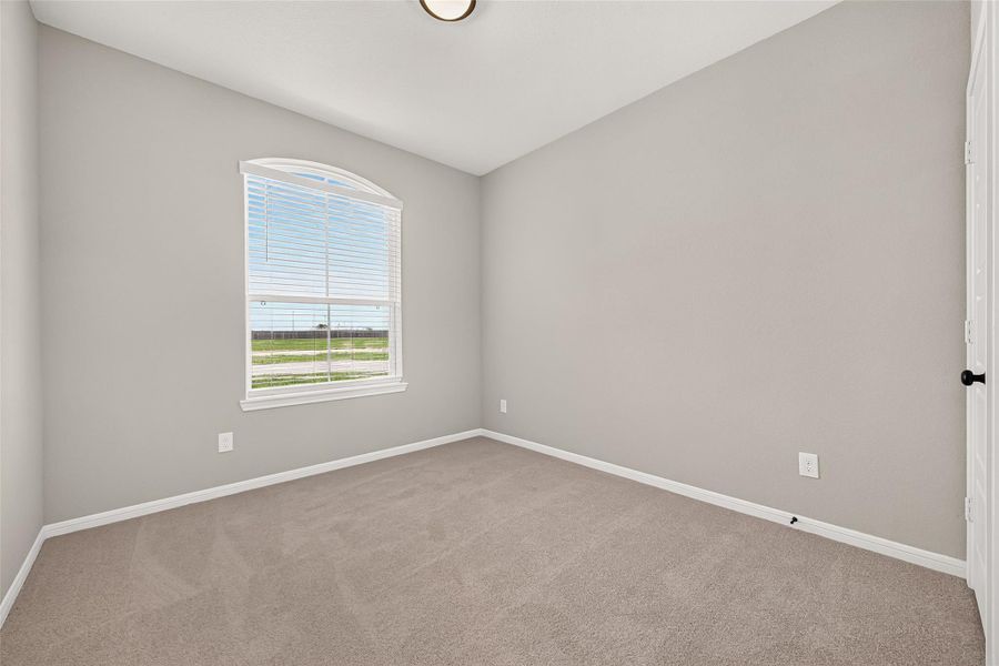 Spacious, unfurnished interior of a new home in , Angleton (Image 34).