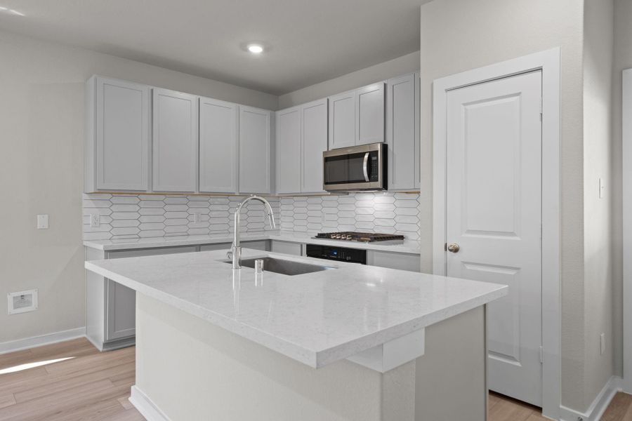 Furnished interior view inside a new home in Westridge Cove, Conroe (Image 10).