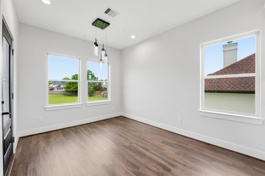 Spacious, unfurnished interior of a new home in , Houston (Image 17).