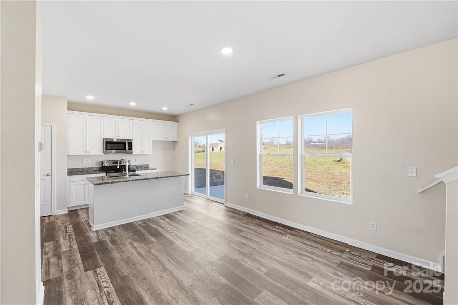 Spacious, unfurnished interior of a new home in , Lincolnton (Image 24).