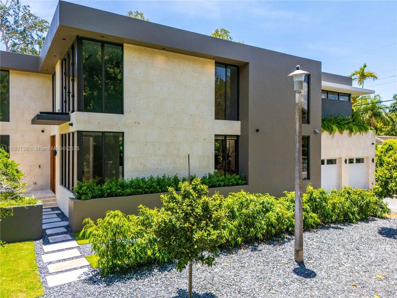 Image 35 of a home in .