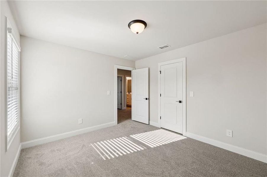 Spacious, unfurnished interior of a new home in River Pointe, Monroe (Image 40).