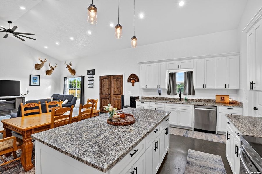 Furnished interior view inside a new home in , Kenedy (Image 26).