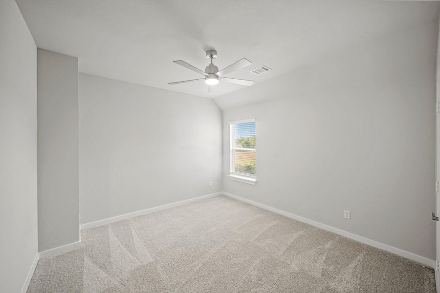 Spacious, unfurnished interior of a new home in Morton Creek Ranch, Katy (Image 18).