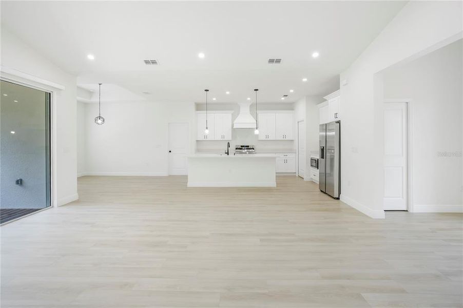 Spacious, unfurnished interior of a new home in , Fruitland Park (Image 21).