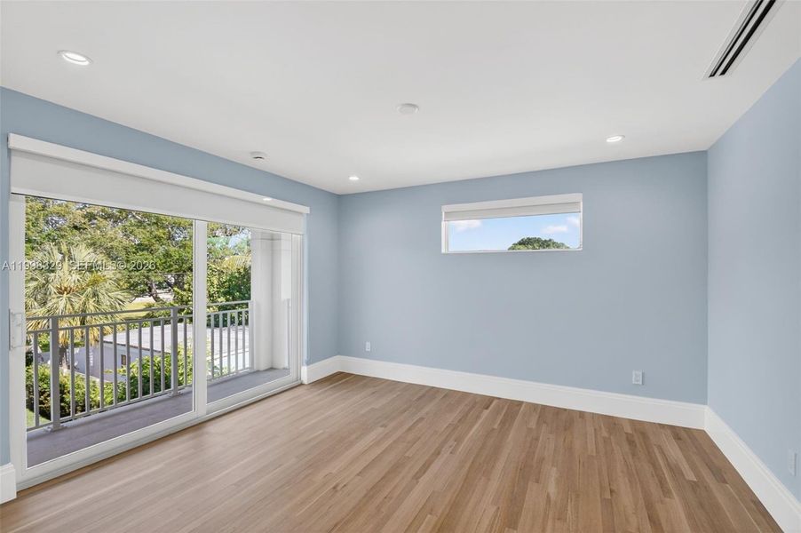Spacious, unfurnished interior of a new home in , Lake Worth (Image 49).